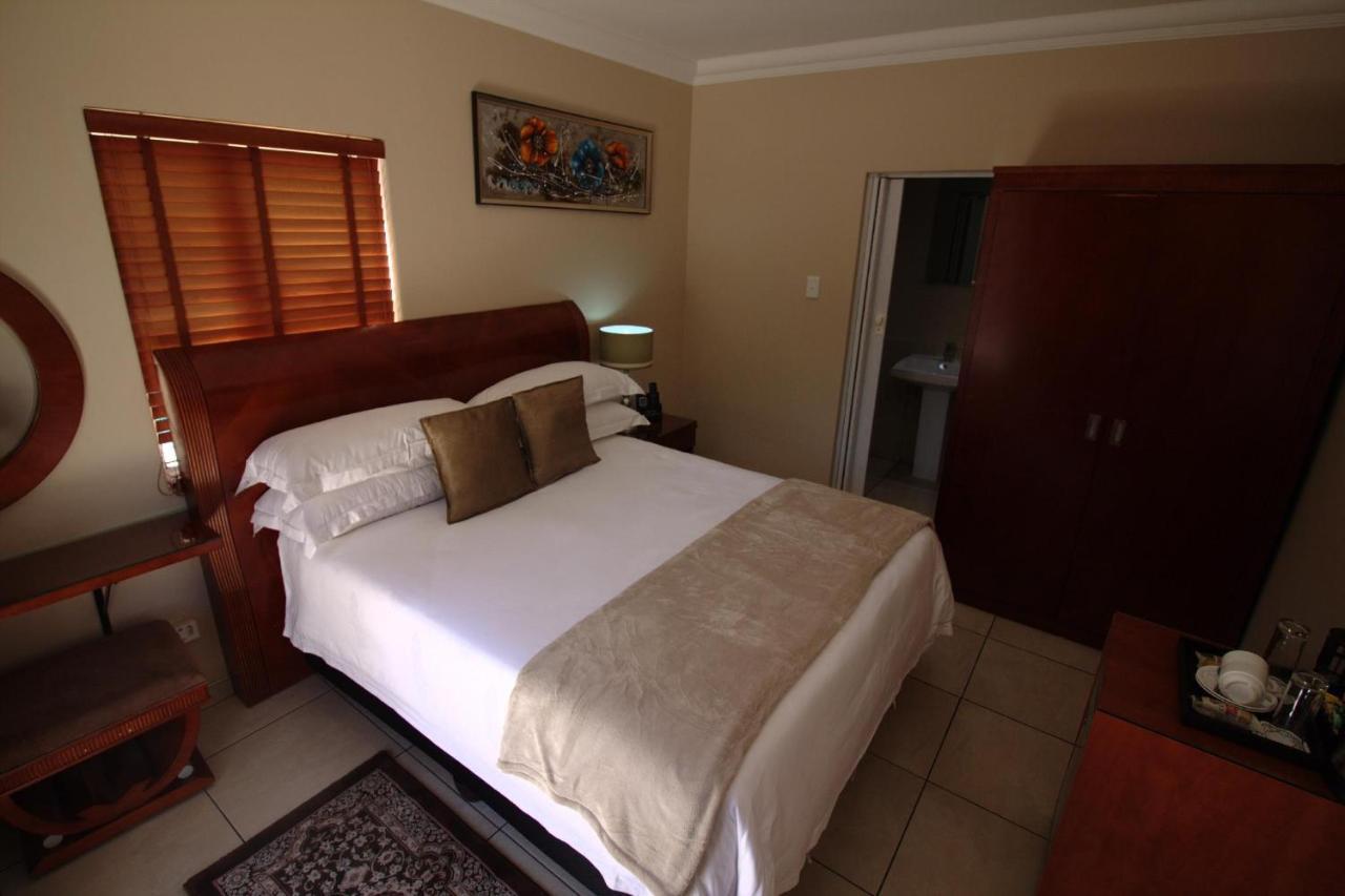 Lakeview Boutique Hotel & Conference Center Benoni Exterior photo