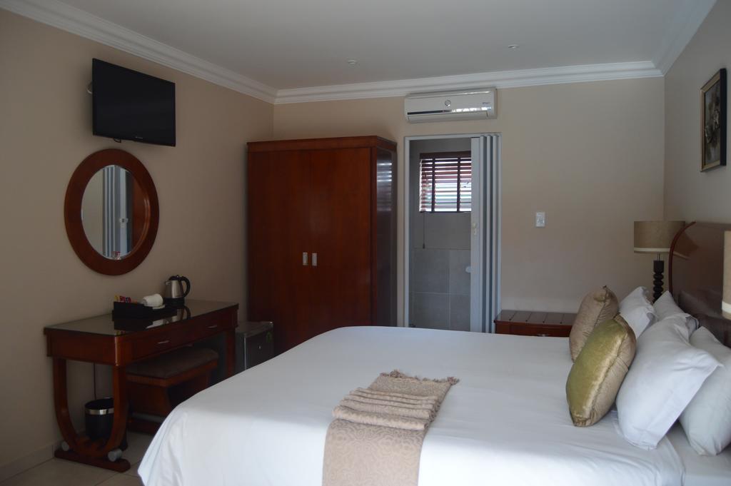 Lakeview Boutique Hotel & Conference Center Benoni Exterior photo