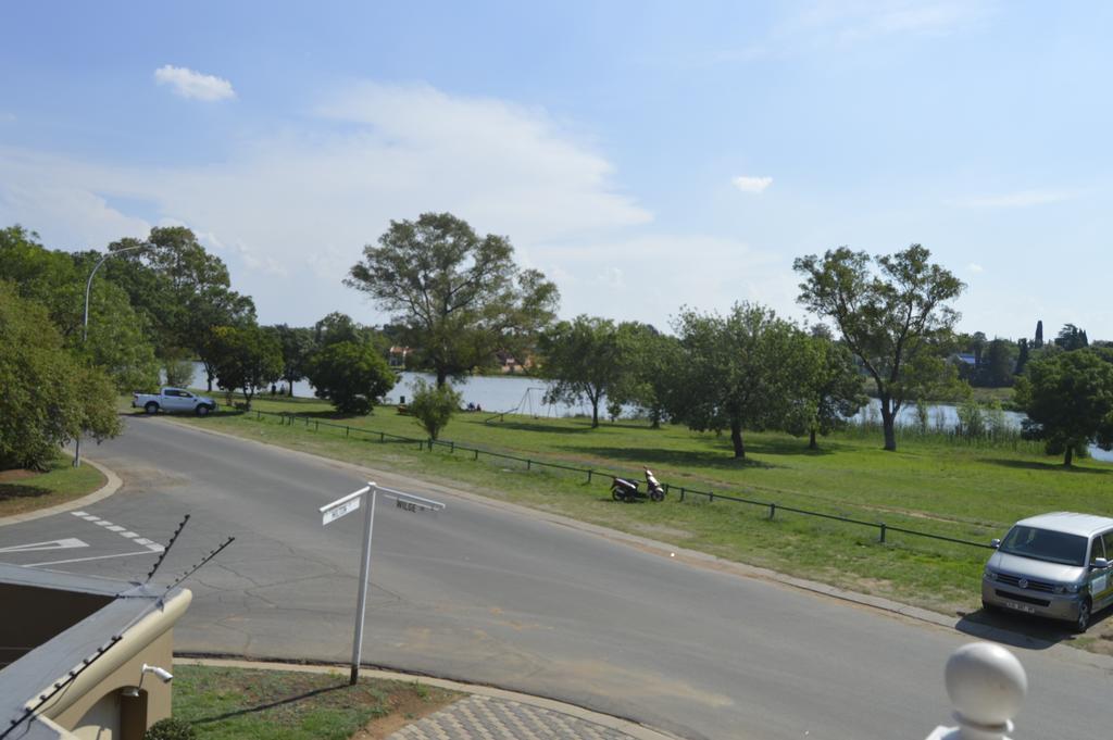 Lakeview Boutique Hotel & Conference Center Benoni Exterior photo